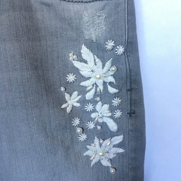 Zara Grey Mid Rise Skinny Embroidered Peal Jeans - Picture 4 of 8